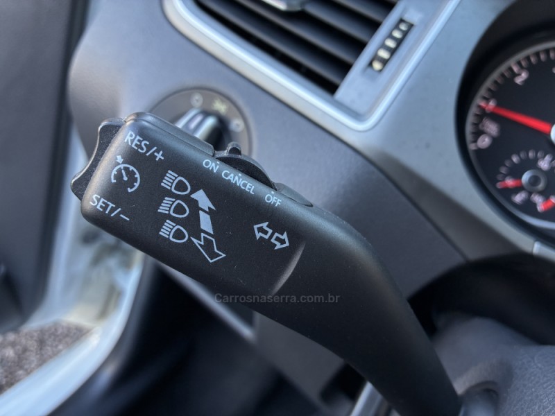 FOX 1.6 CONNECT 8V FLEX 4P MANUAL - 2018 - VENâNCIO AIRES