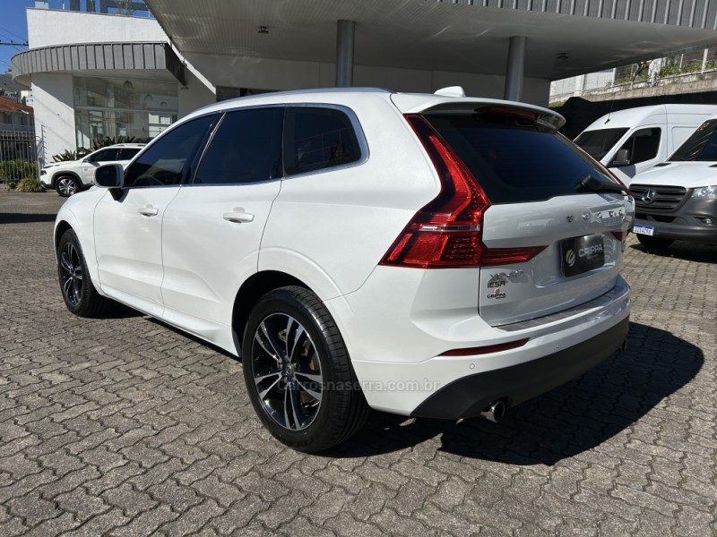 XC60 2.0 D5 MOMENTUM AWD DIESEL 4P AUTOMÁTICO - 2019 - FARROUPILHA