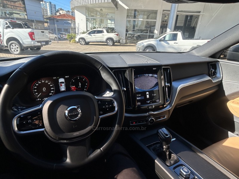 XC60 2.0 D5 MOMENTUM AWD DIESEL 4P AUTOMÁTICO - 2019 - FARROUPILHA