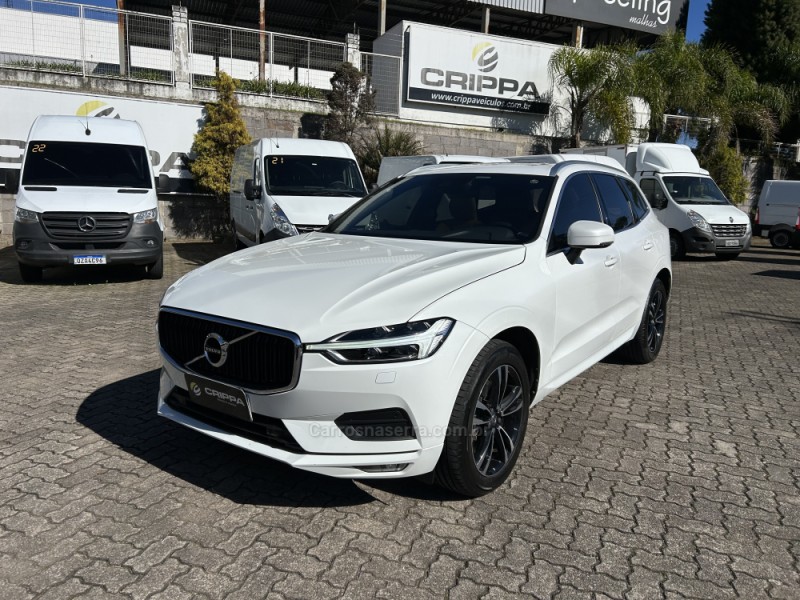 XC60 2.0 D5 MOMENTUM AWD DIESEL 4P AUTOMÁTICO - 2019 - FARROUPILHA