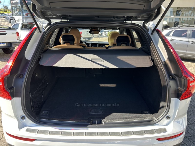 XC60 2.0 D5 MOMENTUM AWD DIESEL 4P AUTOMÁTICO - 2019 - FARROUPILHA