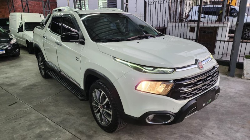 TORO 2.0 16V TURBO DIESEL VOLCANO AT9 4X4 AUTOMÁTICO