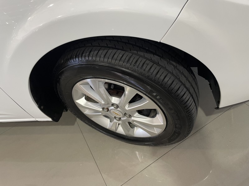 ONIX 1.4 MPFI LT 8V FLEX 4P MANUAL - 2013 - CAXIAS DO SUL