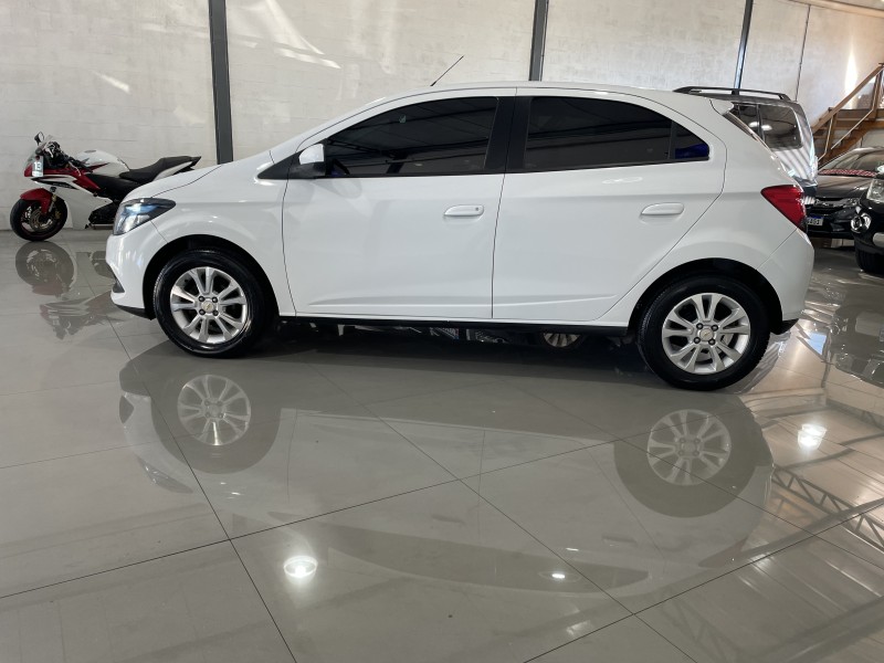 ONIX 1.4 MPFI LT 8V FLEX 4P MANUAL - 2013 - CAXIAS DO SUL