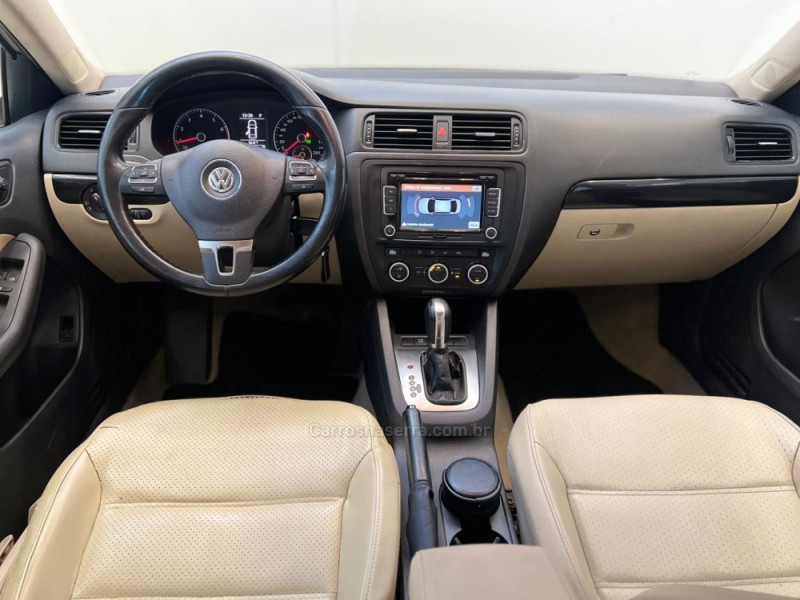 JETTA 2.0 COMFORTLINE FLEX 4P TIPTRONIC - 2013 - NOVO HAMBURGO