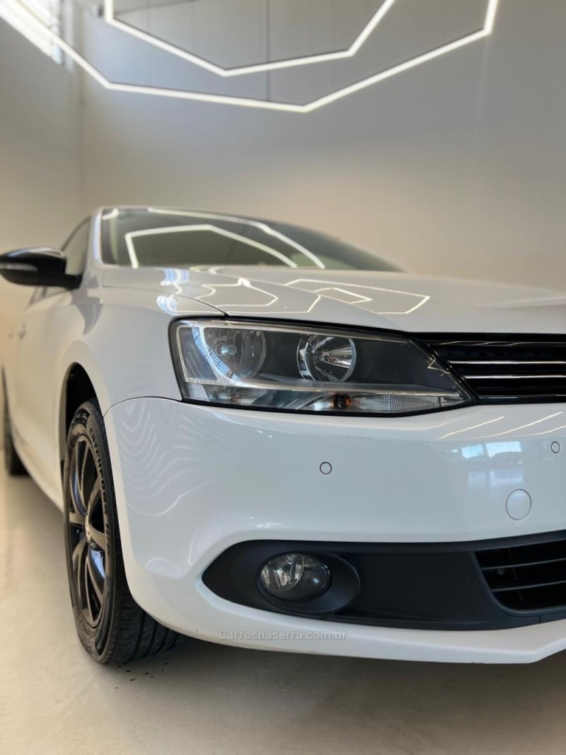 JETTA 2.0 COMFORTLINE FLEX 4P TIPTRONIC - 2013 - NOVO HAMBURGO