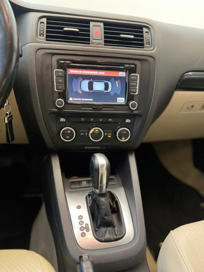 JETTA 2.0 COMFORTLINE FLEX 4P TIPTRONIC - 2013 - NOVO HAMBURGO