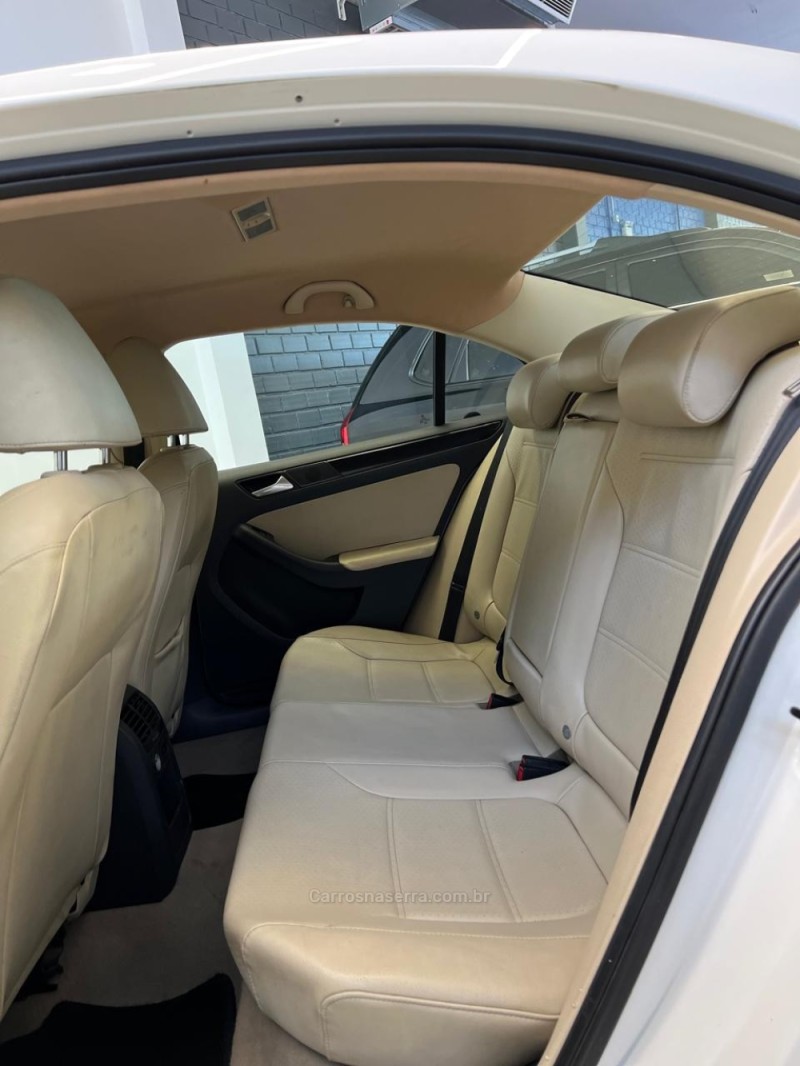 JETTA 2.0 COMFORTLINE FLEX 4P TIPTRONIC - 2013 - NOVO HAMBURGO