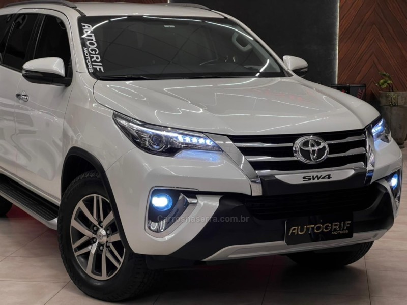 HILUX SW4 2.8 SRX 4X4 7 LUGARES 16V TURBO INTERCOOLER DIESEL 4P AUTOMÁTICO - 2020 - CAMPO BOM