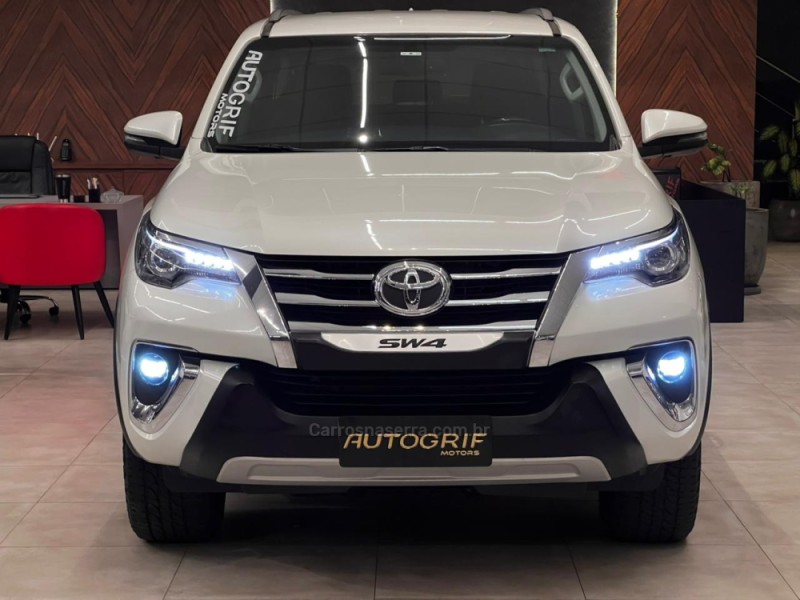 HILUX SW4 2.8 SRX 4X4 7 LUGARES 16V TURBO INTERCOOLER DIESEL 4P AUTOMÁTICO - 2020 - CAMPO BOM