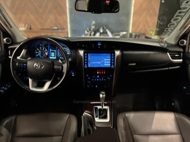 HILUX SW4 2.8 SRX 4X4 7 LUGARES 16V TURBO INTERCOOLER DIESEL 4P AUTOMÁTICO - 2020 - CAMPO BOM