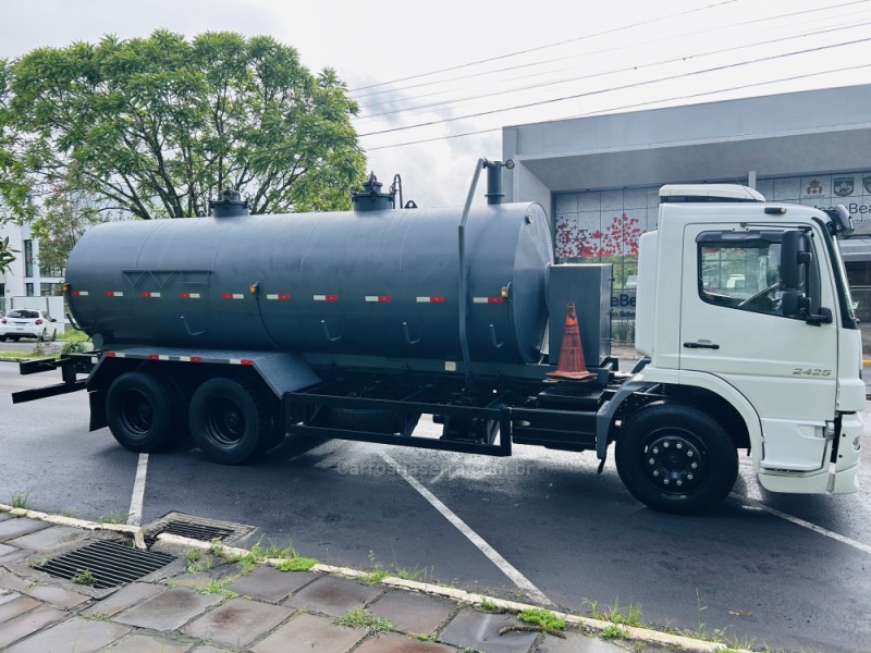 ATEGO 2425 3 EIXOS - 2011 - BENTO GONçALVES