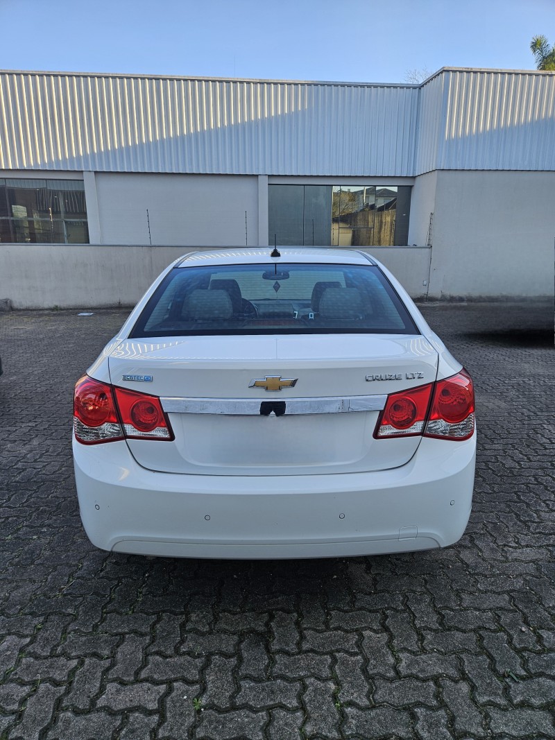 CRUZE 1.8 LTZ 16V FLEX 4P AUTOMÁTICO - 2014 - FARROUPILHA