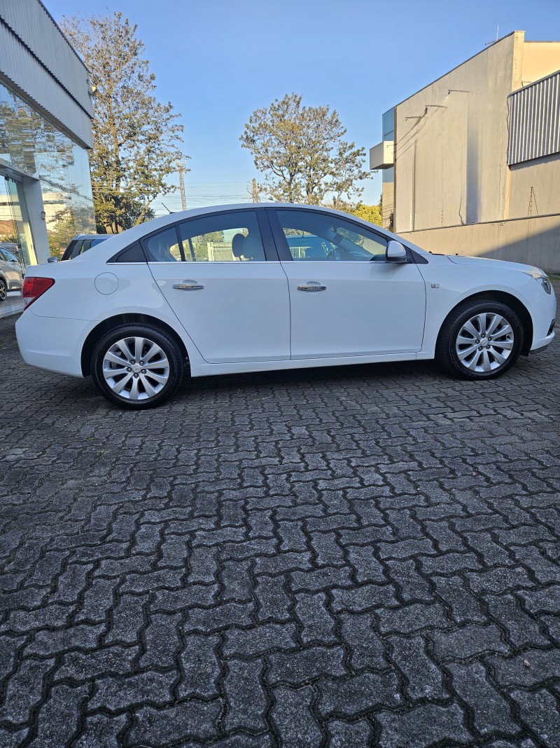 CRUZE 1.8 LTZ 16V FLEX 4P AUTOMÁTICO - 2014 - FARROUPILHA