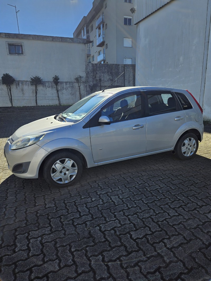 FIESTA 1.0 SE 8V FLEX 4P MANUAL - 2014 - FARROUPILHA