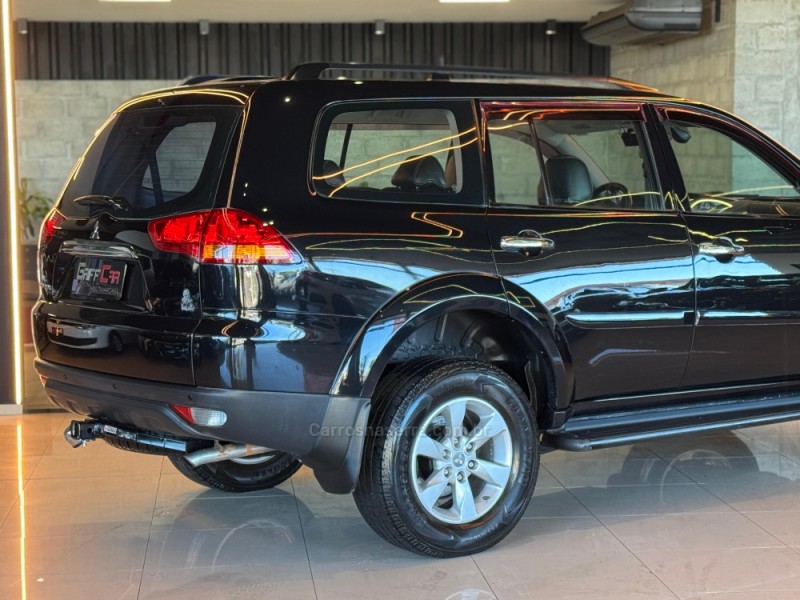 PAJERO DAKAR 3.2 HPE 4X4 7 LUGARES 16V TURBO INTERCOOLER DIESEL 4P AUTOMÁTICO - 2012 - DOIS IRMãOS