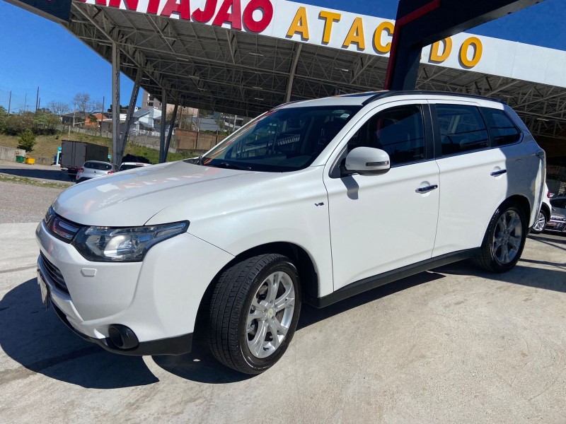 OUTLANDER 3.0 GT 4X4 V6 24V GASOLINA 4P AUTOMÁTICO - 2015 - CAXIAS DO SUL