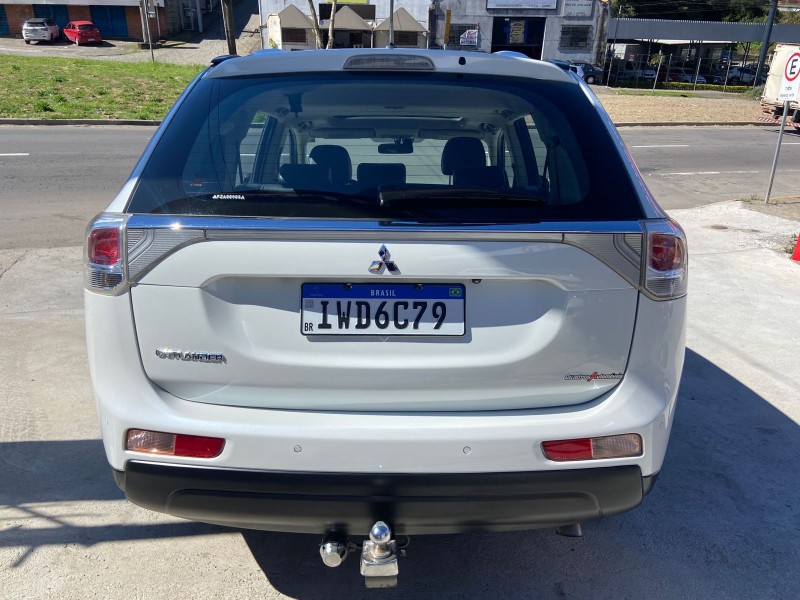 OUTLANDER 3.0 GT 4X4 V6 24V GASOLINA 4P AUTOMÁTICO - 2015 - CAXIAS DO SUL