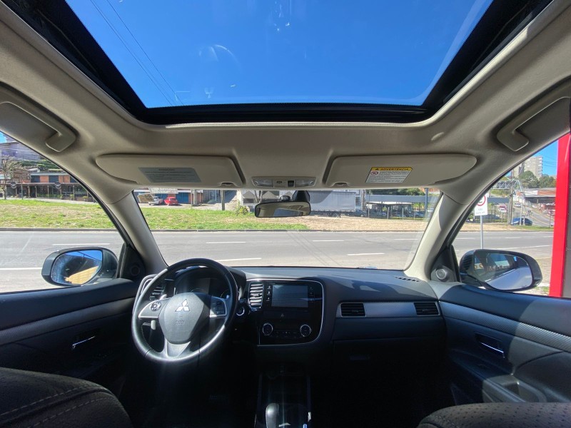 OUTLANDER 3.0 GT 4X4 V6 24V GASOLINA 4P AUTOMÁTICO - 2015 - CAXIAS DO SUL