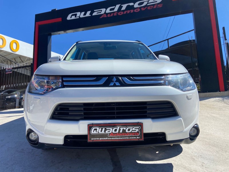 OUTLANDER 3.0 GT 4X4 V6 24V GASOLINA 4P AUTOMÁTICO - 2015 - CAXIAS DO SUL