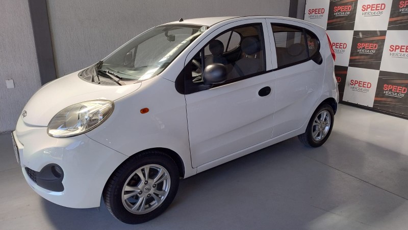qq 1.0 mpfi act 12v gasolina 4p manual 2018 sao sebastiao do cai