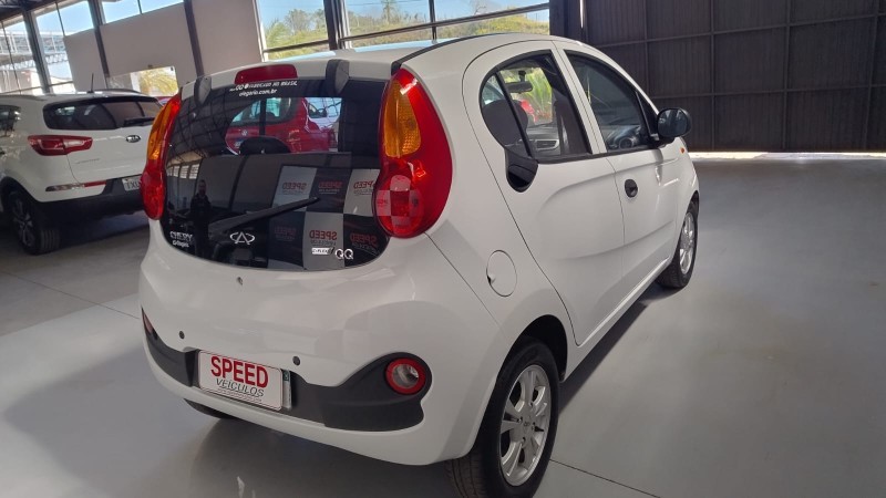 QQ 1.0 MPFI ACT 12V GASOLINA 4P MANUAL - 2018 - SãO SEBASTIãO DO CAí