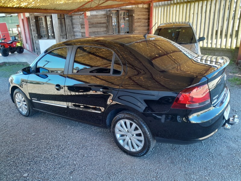 VOYAGE 1.6 MI COMFORTLINE 8V FLEX 4P MANUAL - 2010 - VERANóPOLIS