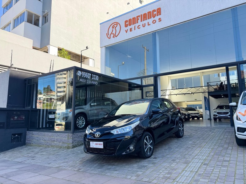 YARIS 1.5 XS CONNECT 16V FLEX 4P AUTOMÁTICO