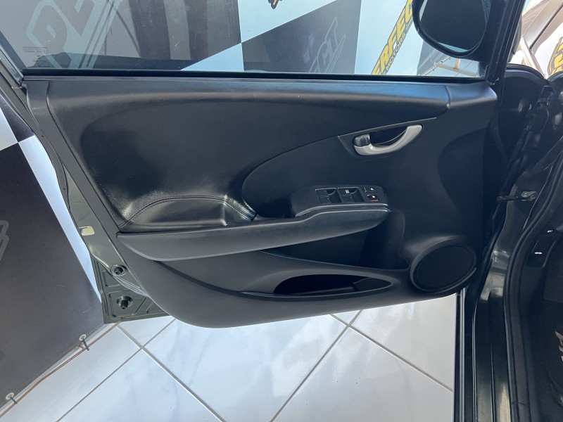 FIT 1.4 LXL 8V GASOLINA 4P AUTOMÁTICO - 2009 - PORTãO