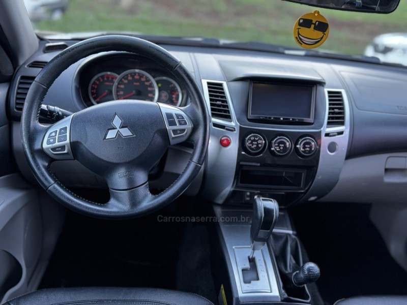 PAJERO 3.5 HPE 4X4 7 LUGARES V6 24V FLEX 4P AUTOMÁTICO - 2013 - FELIZ