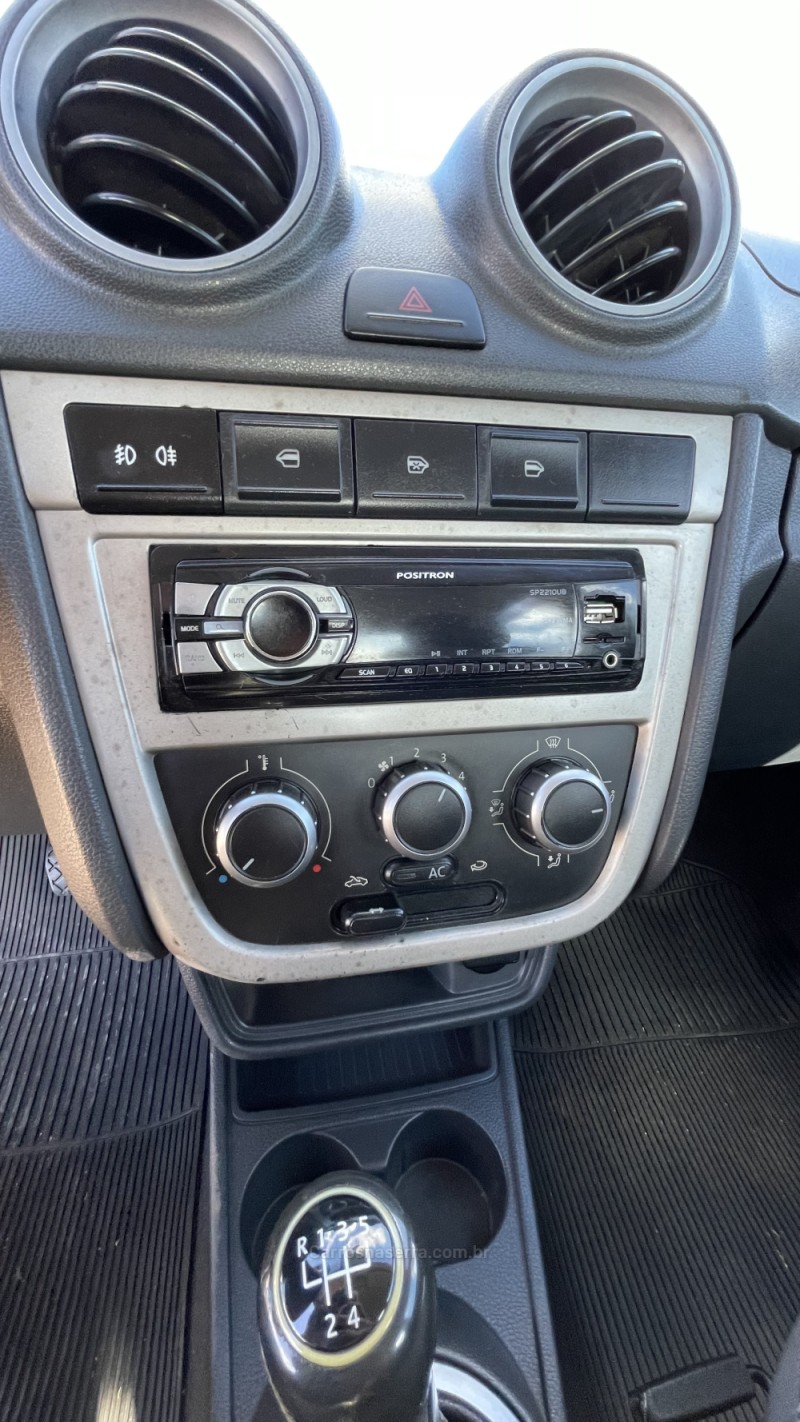 VOYAGE 1.6 MI 8V FLEX 4P MANUAL - 2013 - VILA FLORES