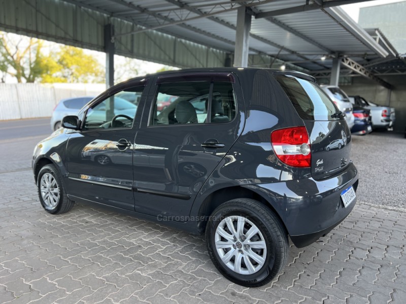 FOX 1.0 MI 8V FLEX 4P MANUAL - 2009 - BOM PRINCíPIO