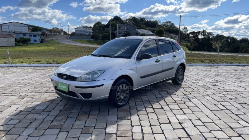 FOCUS 1.6 8V FLEX 4P MANUAL - 2009 - VILA FLORES