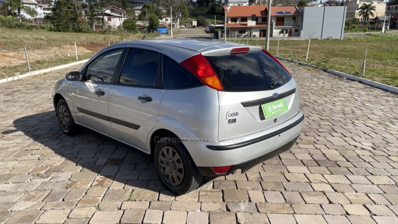 FOCUS 1.6 8V FLEX 4P MANUAL - 2009 - VILA FLORES