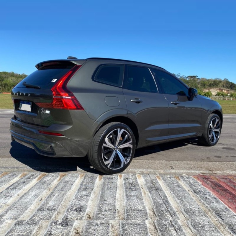 XC60 2.0 T8 R DESIGN HYBRID GASOLINA 4P AUTOMÁTICO - 2022 - NOVA BASSANO