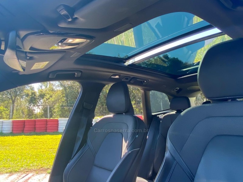 XC60 2.0 T8 R DESIGN HYBRID GASOLINA 4P AUTOMÁTICO - 2022 - NOVA BASSANO