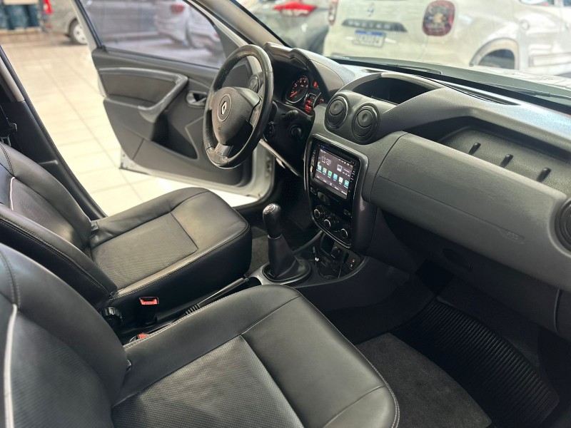 DUSTER 1.6 DYNAMIQUE 4X2 16V FLEX 4P MANUAL - 2014 - CAXIAS DO SUL