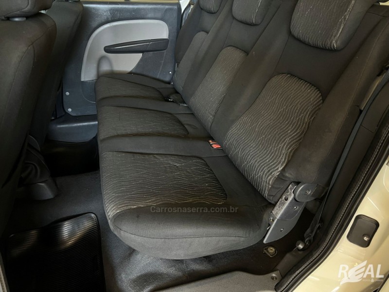 DOBLÓ 1.4 MPI ELX 8V FLEX 4P MANUAL - 2011 - SAPIRANGA