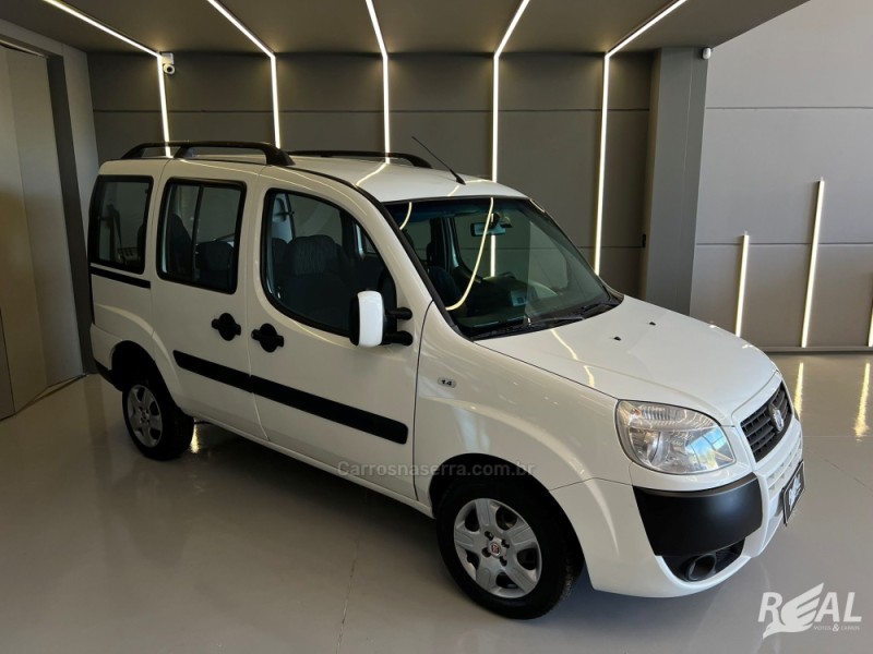 DOBLÓ 1.4 MPI ELX 8V FLEX 4P MANUAL - 2011 - SAPIRANGA