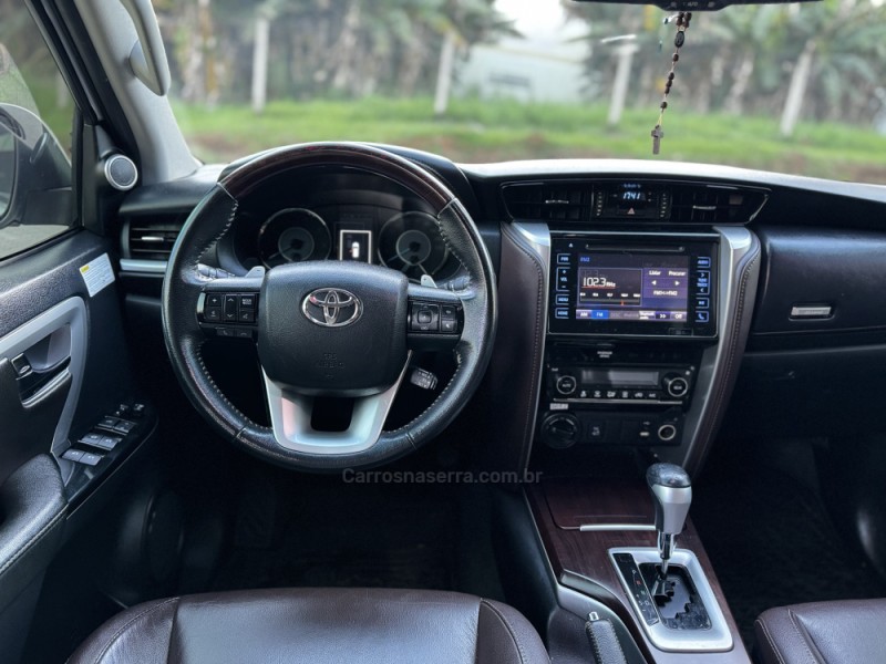 HILUX SW4 2.8 SRX 4X4 16V TURBO INTERCOOLER DIESEL 4P AUTOMÁTICO - 2019 - FELIZ
