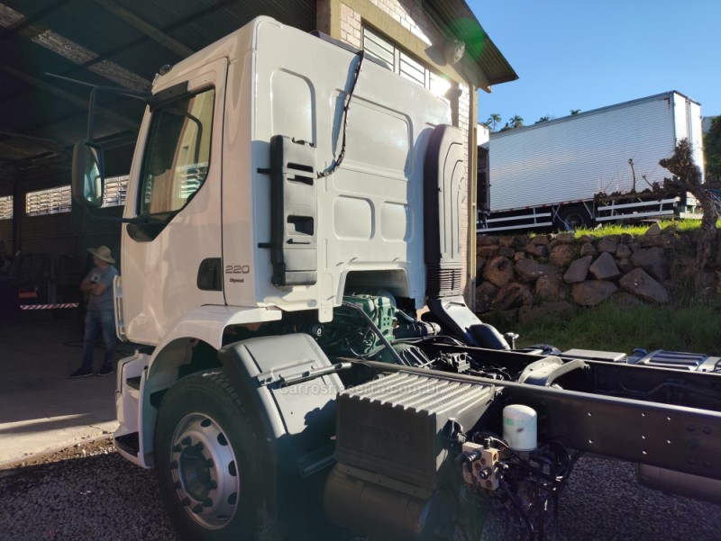 VM 220 6X2 - 2013 - GARIBALDI