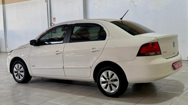 VOYAGE 1.0 MI CITY 8V FLEX 4P MANUAL - 2011 - ESTâNCIA VELHA