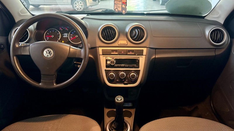 VOYAGE 1.0 MI CITY 8V FLEX 4P MANUAL - 2011 - ESTâNCIA VELHA