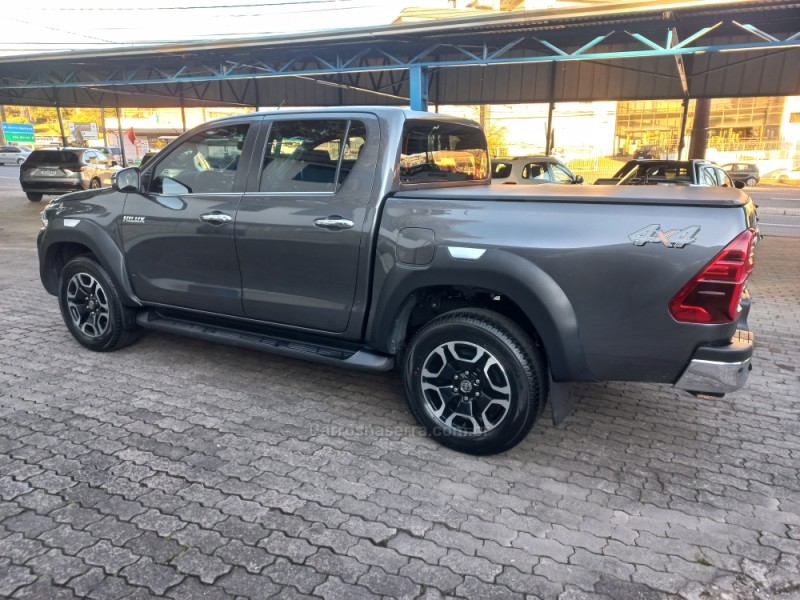 HILUX 2.8 SRX 4X4 CD 16V DIESEL 4P AUTOMÁTICO - 2023 - CAXIAS DO SUL