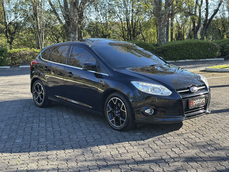 FOCUS 2.0 TITANIUM PLUS 16V FLEX 4P AUTOMÁTICO - 2015 - CAXIAS DO SUL