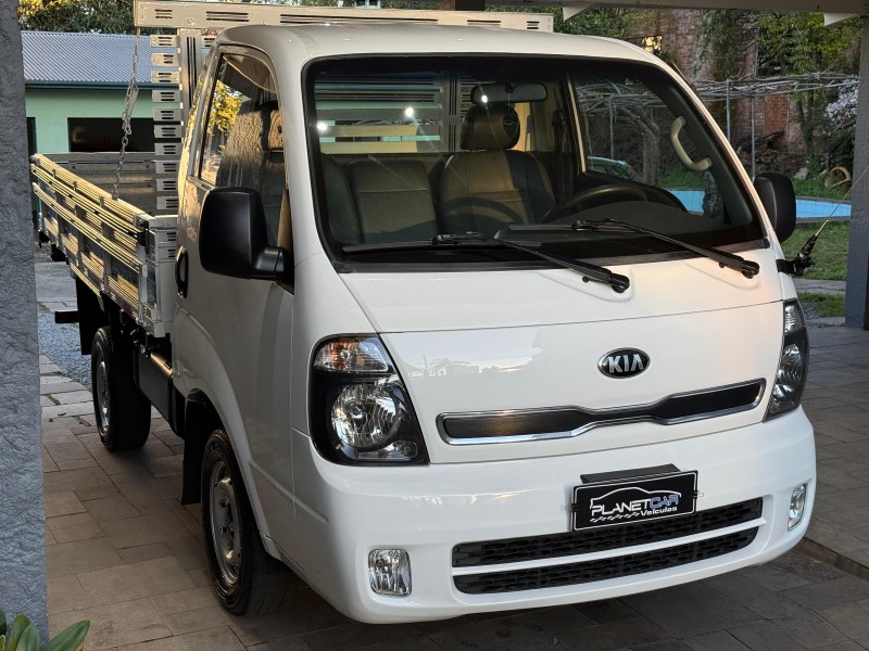 BONGO 2.5 K-2500 4X2 CS TURBO DIESEL 2P MANUAL - 2016 - FARROUPILHA