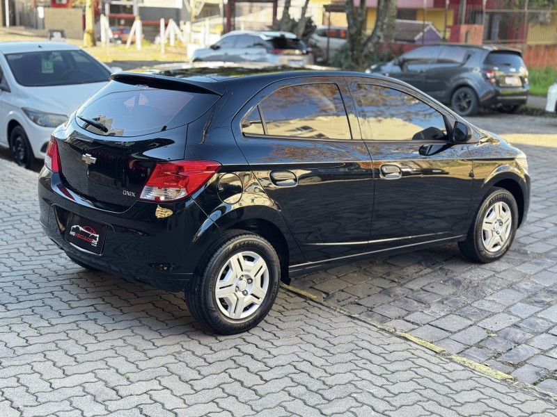 ONIX 1.0 MPFI LS 8V FLEX 4P MANUAL - 2016 - CAXIAS DO SUL