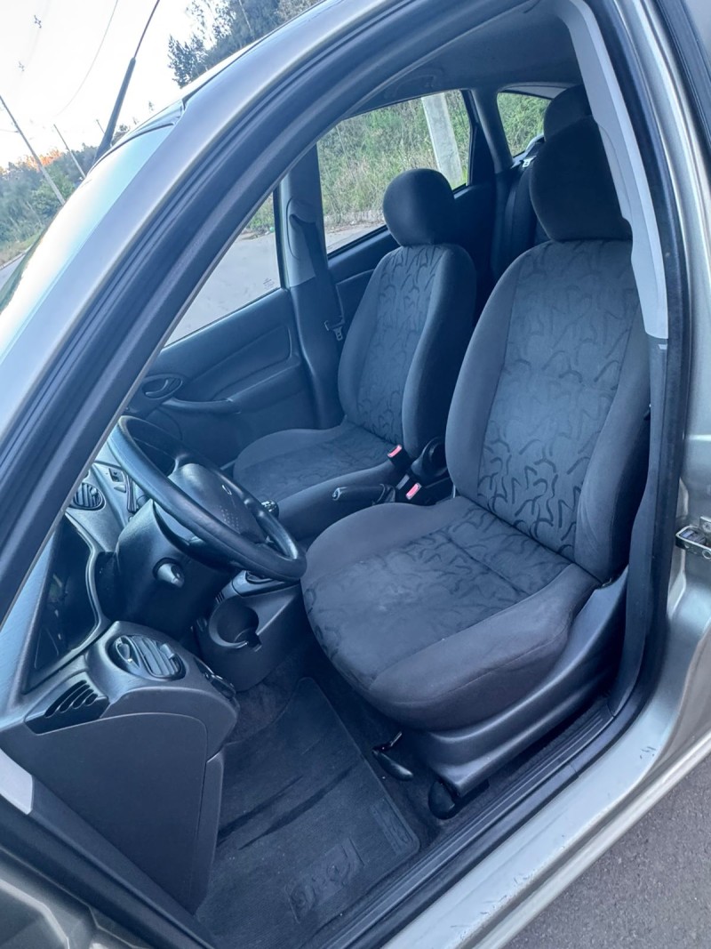 FOCUS 1.6 GL 8V FLEX 4P MANUAL - 2009 - BENTO GONçALVES