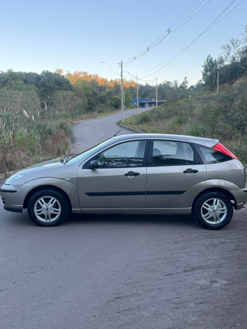 FOCUS 1.6 GL 8V FLEX 4P MANUAL - 2009 - BENTO GONçALVES