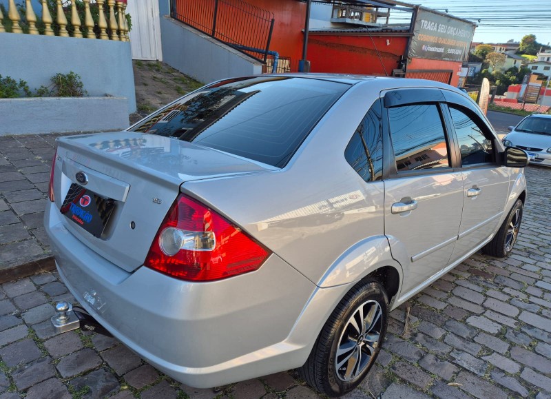 FIESTA 1.6 MPI SEDAN 8V FLEX 4P MANUAL - 2010 - CAXIAS DO SUL